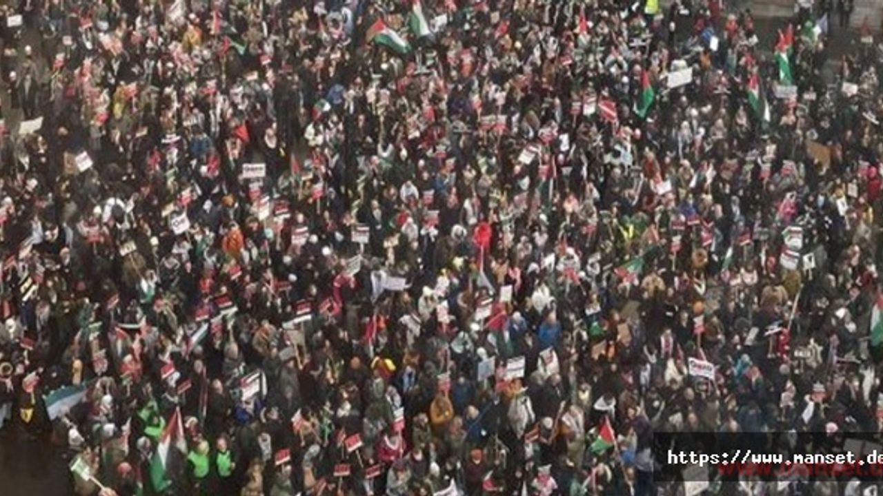 Londra’da on binlerce kişiden Filistin’e destek protestosu