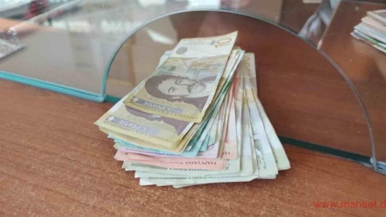 Kosova’da Şubat’tan itibaren Sırp para birimi dinarın kullanımı yasaklanıyor