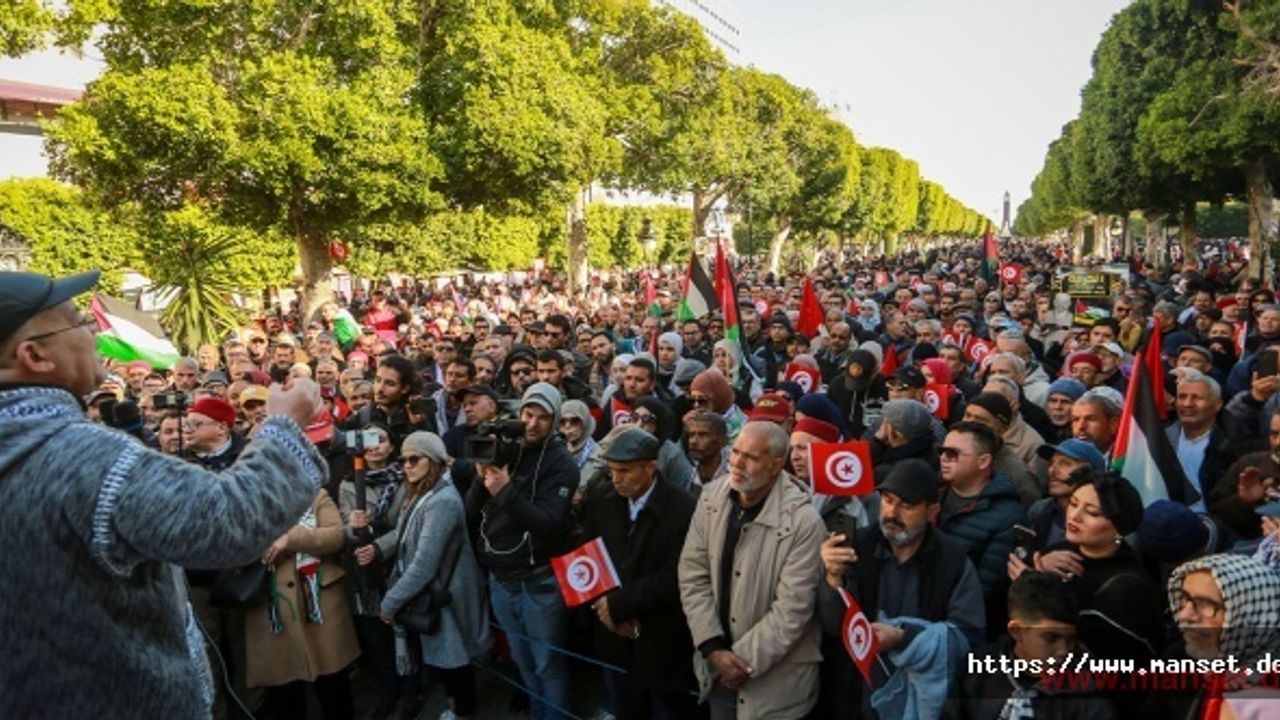Tunus’ta Yasemin Devrimi’nin 13. Yıldönümünde protesto