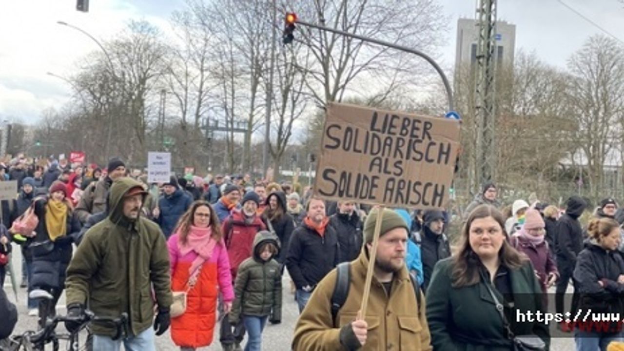 Hamburg’da aşırı sağa ve AFD’ye karşı büyük gösteri yapıldı
