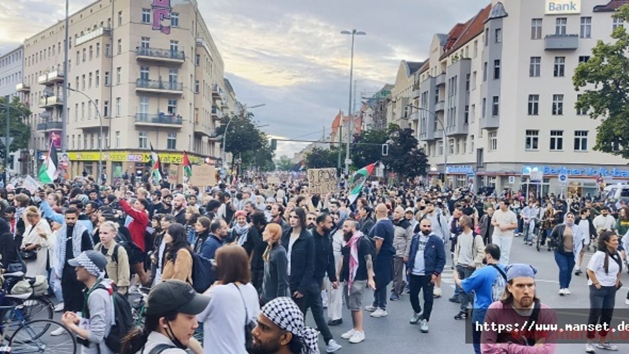 İsrail'in Refah'a yönelik saldırıları Berlin'de protesto edildi