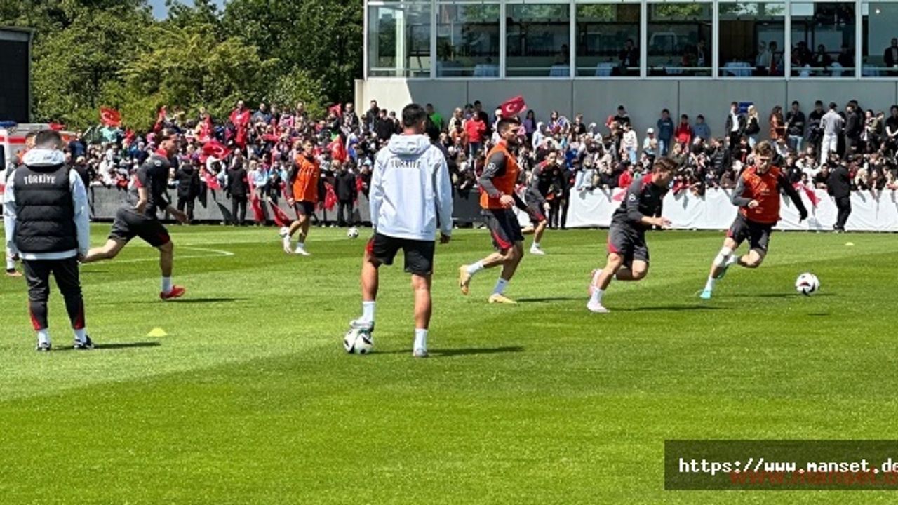 A Milli Takım, Almanya'da taraftara açık idman yaptı