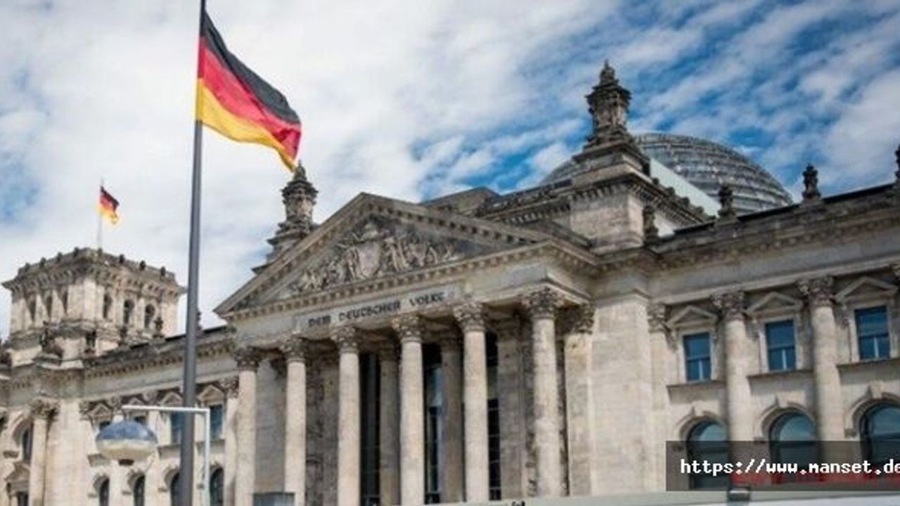 Alman hükümetinin oy oranı en düşük seviyeye geriledi