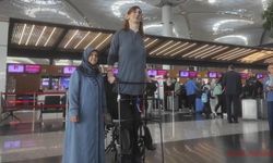 “Dünyanın en uzun boylu kadını“ THY'nin desteğiyle ilk kez uçağa bindi
