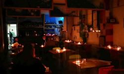 İtalya’da restoran, yüksek elektrik faturası nedeniyle mum yaktı