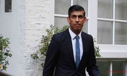 Rishi Sunak, İngiltere’nin ilk Hint kökenli başbakanı oldu