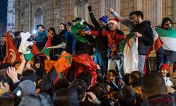 Paris’te Fas’ın galibiyetini kutlayan taraftarlara polisten müdahale