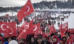 Binlerce kişi eksi 12 derecede Sarıkamış şehitleri için yürüdü