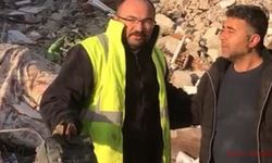 Enkazdan bulduğu 500 bin TL’lik altın dolu çantayı sahibine teslim etti