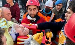 Hatay'da depremin 182'nci saatinde 12 yaşında bir çocuk enkazdan kurtarıldı