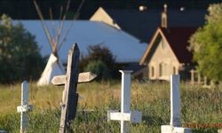 Kanada'da kilise okulunun bahçesinde 17 mezar bulundu