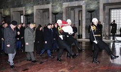 Çanakkale Zaferi'nin yıl dönümü dolayısıyla Anıtkabir'de tören düzenlendi