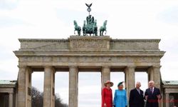 Cuma günü Hamburg ziyareti olan İngiltere Kralı III. Charles ilk yurt dışı ziyareti için Almanya’ya geldi