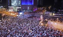 İsrail’de Savunma Bakanı’nın görevden alınmasının ardından sokaklar karıştı
