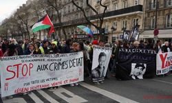 Paris’te polis şiddetine karşı protesto