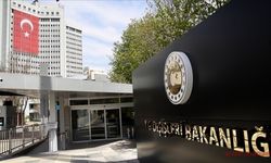 Türkiye, Danimarka'da Kur'an-ı Kerim ve Türk bayrağına saldırıya izin verilmesini lanetledi