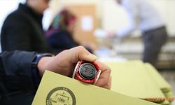 Seçimde 13 siyasi parti tek başına, diğerleri ittifak çatısında yarışacak