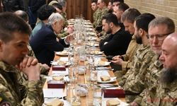 Zelenskiy, Ukrayna ordusundaki Müslüman askerlerle iftar yaptı