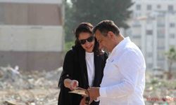 Almanya’dan geldiler, baba ocağının enkazında hatıra aradılar