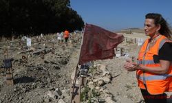 Deprem mezarlığı yardımsever İspanyolların yüreklerini burktu