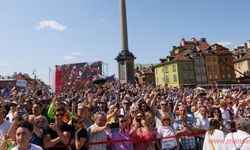 Polonya’da binlerce kişiden hükümet karşıtı protesto