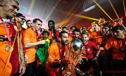 Şampiyon Galatasaray kupasını aldı