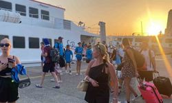 Rodos Adası’ndaki yangınlardan dolayı turistler Marmaris’e tahliye edildi
