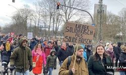 Hamburg’da aşırı sağa ve AFD’ye karşı büyük gösteri yapıldı
