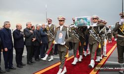 İran Cumhurbaşkanı Reisi için Kum kentinde cenaze töreni düzenlendi