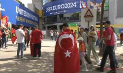 Türk taraftarlardan millilere yoğun destek