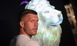 Alman golcü Lukas Podolski, 39 yaşında futbolu bıraktı