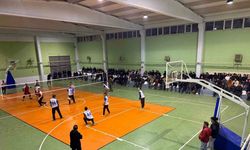 Beylikova Kaymakamlığı Kurumlar Arası Voleybol takımları şampiyonluk için hazırlanıyor