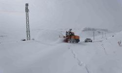 Iğdır’da kapalı köy yollarının açılması için çalışmalar devam ediyor