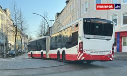 Hamburg'da Belediye Otobüsü Ani Frenle Kazayı Önledi: Beş Kişi Hafif Yaralandı