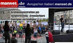 Hamburg Jungfernstieg’de “Yenilenebilir Enerjileri Savunmak” Gösterisi