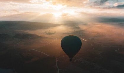 3 bin yıllık vadide sıcak hava balonları uçmaya başladı