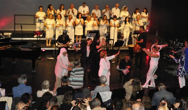 Komşuluklar” festivalinde müziğin evrensel diliyle insanlar kaynaştı