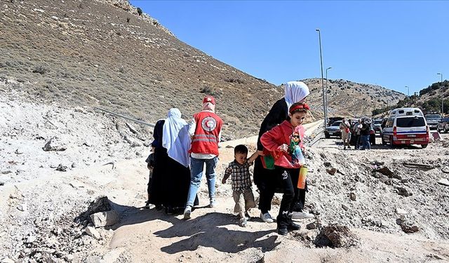 İsrail'in saldırdığı Lübnan'dan 540 binden fazla kişi Suriye'ye geçti