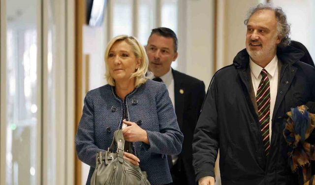 Fransa’da aşırı sağcı Le Pen yolsuzluktan suçlu bulundu, seçimlerde aday olamayacak