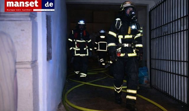 Harburg Wilstorf: Garagenbrand im Hinterhof – Feuer nach 20 Minuten gelöscht