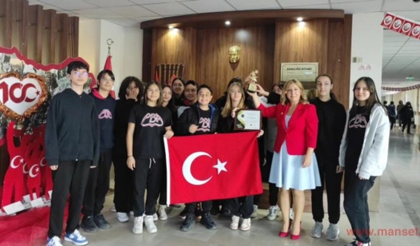 Denizlili Öğretmen, “Global Teacher Awards-Küresel Öğretmen” ödülünü aldı