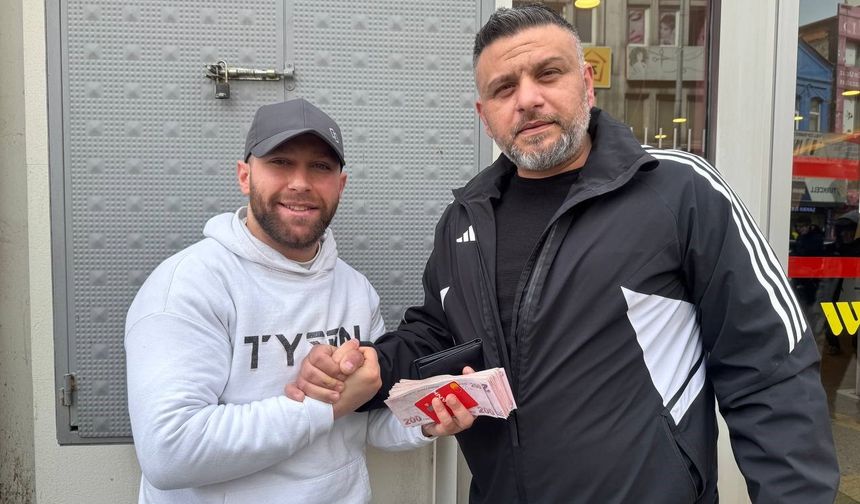 "İnsanlık ölmemiş" dedirtti: ATM’de bulduğu parayı sahibine teslim etti